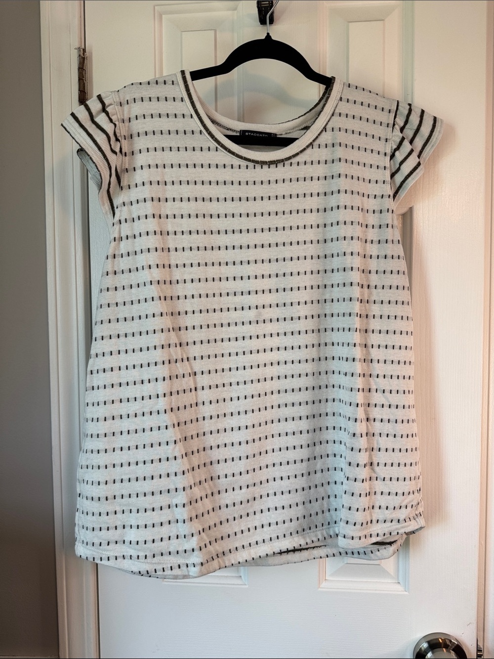 Staccato White Short-Sleeve Crewneck Tee with Black Dash Pattern (32)
